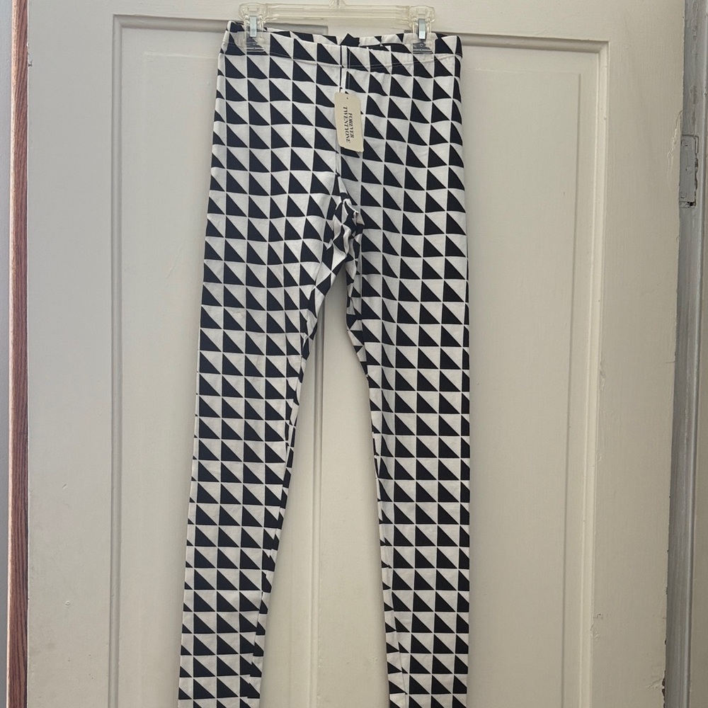 Forever 21 Black and White Geometric Leggings